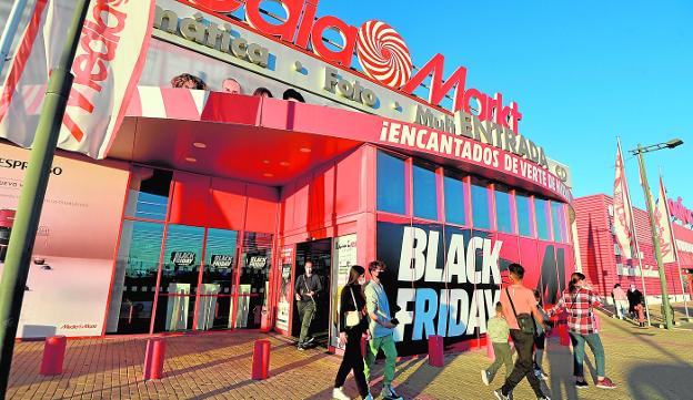 Los consumidores adelantan las compras de Navidad por el miedo al desabastecimiento