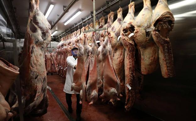 Convocan una huelga en la industria cárnica por el bloqueo del convenio