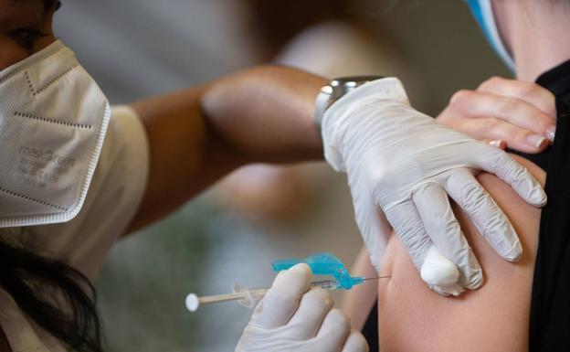 La segunda dosis de Janssen comenzará a administrarse en la Región el próximo lunes