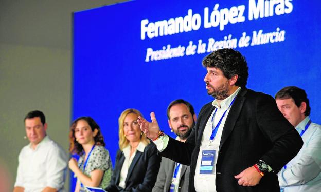 López Miras lucha en la batalla del PP de Madrid