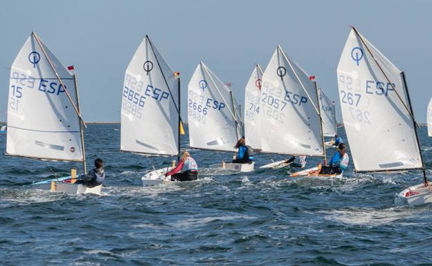 Fernando Meseguer Sánchez triunfa en el Trofeo Centenario Real Club de Regatas de Santiago de la Ribera
