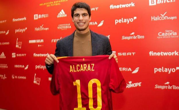 Carlos Alcaraz: «Debutar en la Copa Davis es un sueño, aunque aún no sé si voy a jugar»