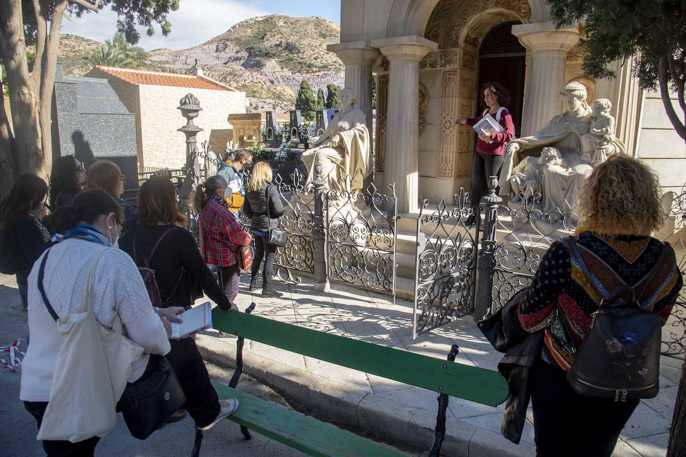 Clase práctica sobre turismo funerario en Cartagena