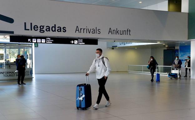 Marruecos y las rutas nacionales dan oxígeno al aeropuerto regional este invierno