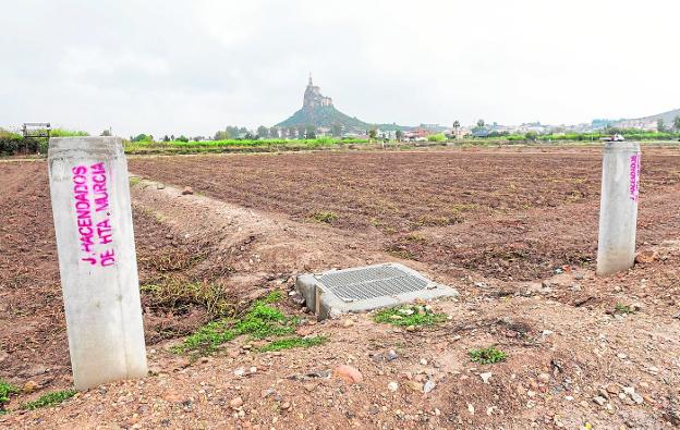 Un juez ordena a los hacendados reabrir una acequia que entubaron en Monteagudo