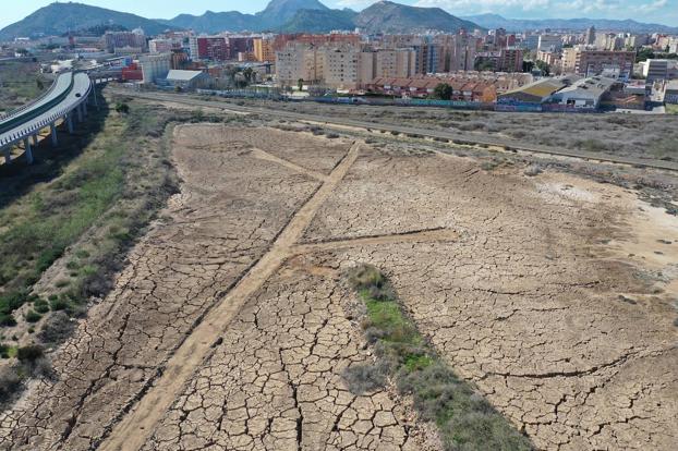 Inquietud vecinal por el retraso en retirar uranio de El Hondón