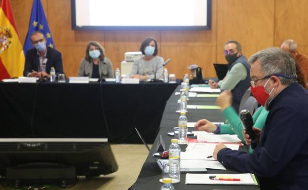 Educación afloja y sube la oferta inicial hasta alcanzar 1.240 plazas de maestro