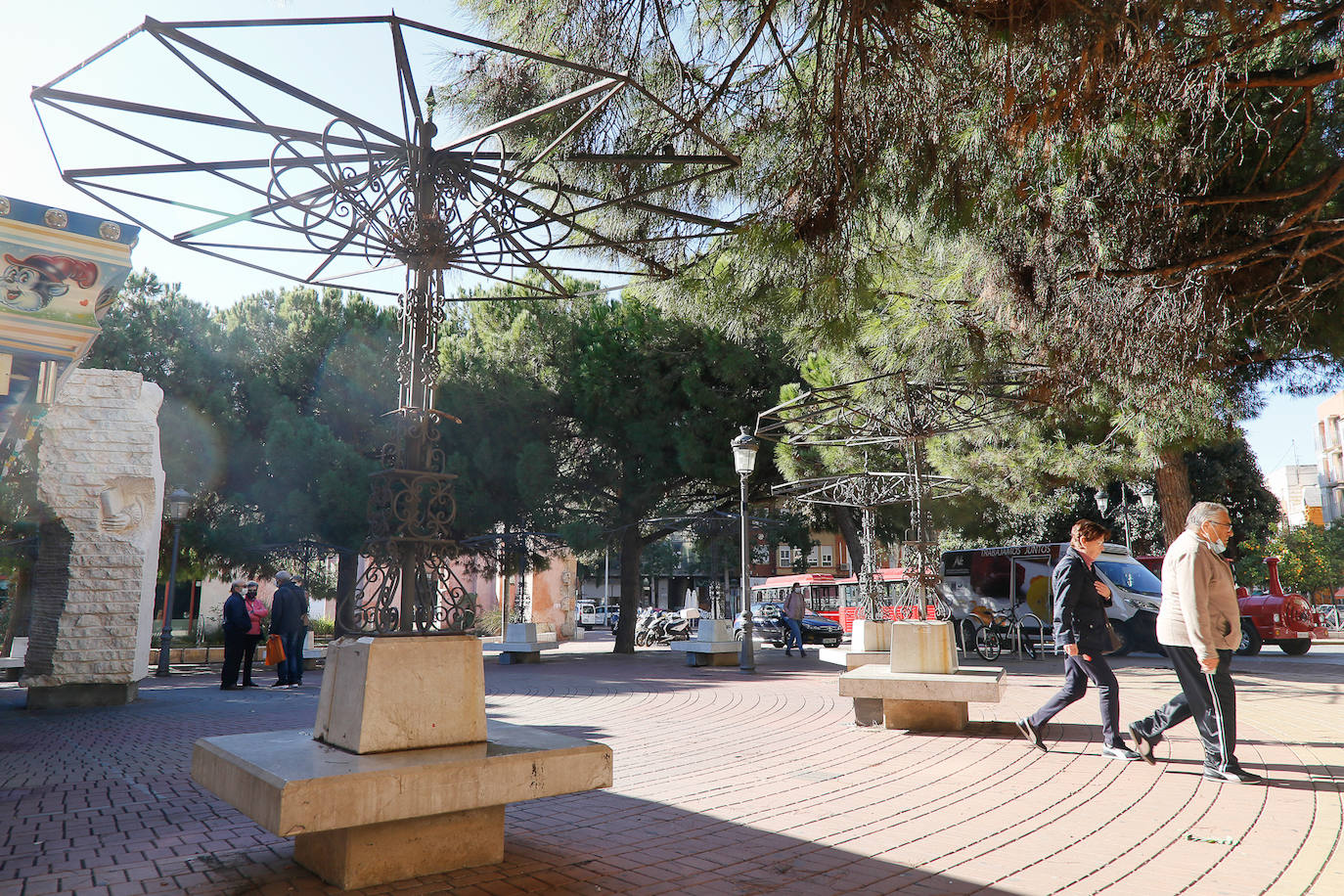 Desperfectos de la Plaza Juan XXIII de Cartagena