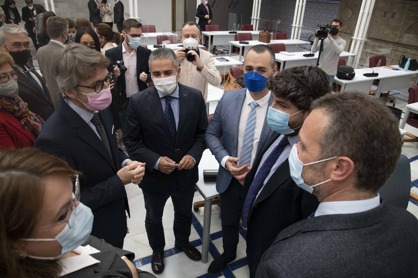 PSOE y Ciudadanos se alían para poner coto al transfuguismo en el Estatuto durante el Pleno de la Asamblea Regional