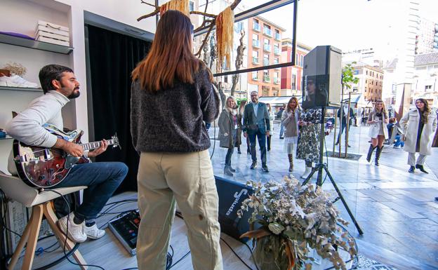 Sorpresas tras los escaparates del centro de Murcia