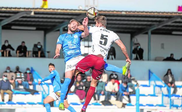 Edu Ubis vuelve a sacar petróleo para el Mar Menor frente a un Alzira desacertado
