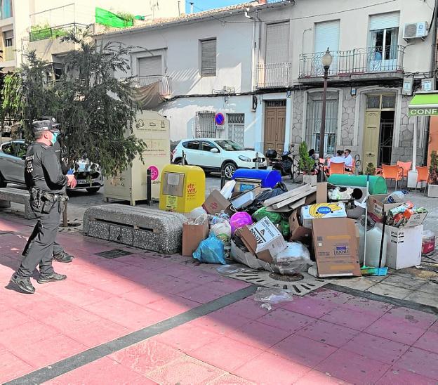 Instalan cámaras en Cieza para evitar que se deposite la basura en el suelo