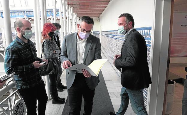 Segado y Álvarez lo ven «crispado» y «frustrado» por no gobernar la Región