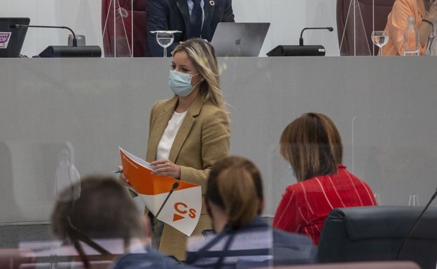 Martínez Vidal cambia de parecer y sí accederá a la plaza de ingeniera de caminos en la Comunidad