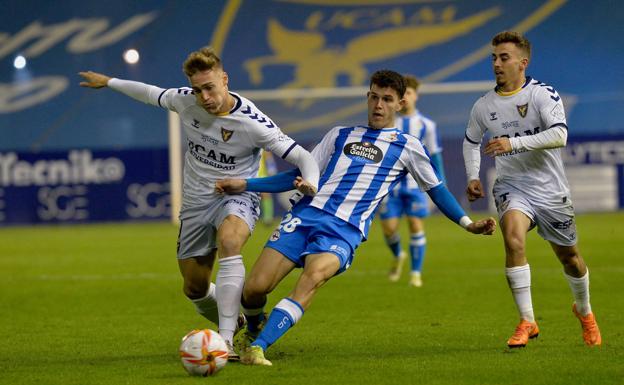 El UCAM hace sufrir a un Deportivo letal (3-4)