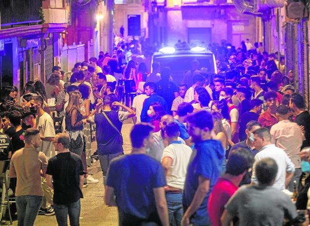 La Policía Local de Cartagena recupera el refuerzo contra el botellón en festivos hasta final de año
