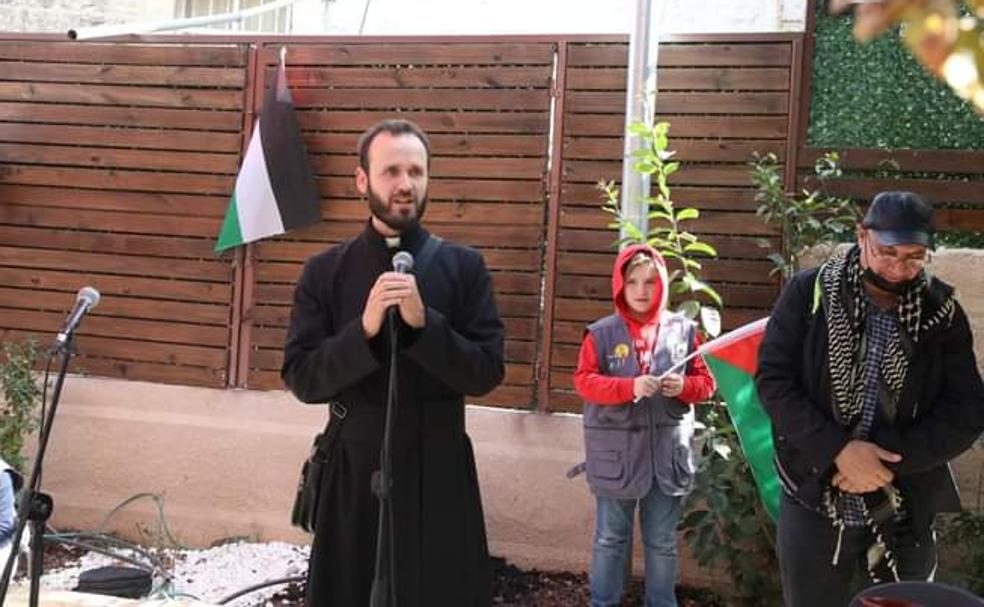 El sacerdote murciano que vio la luz a la sombra del conflicto en Tierra Santa