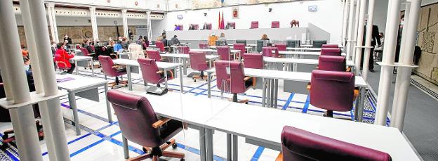 Gobierno y oposición dinamitan el diálogo y el consenso con la retirada del Estatuto