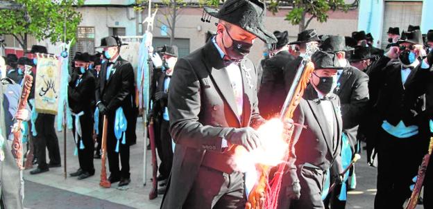 La procesión de la Virgen culmina la primera parte de las fiestas patronales de Yecla