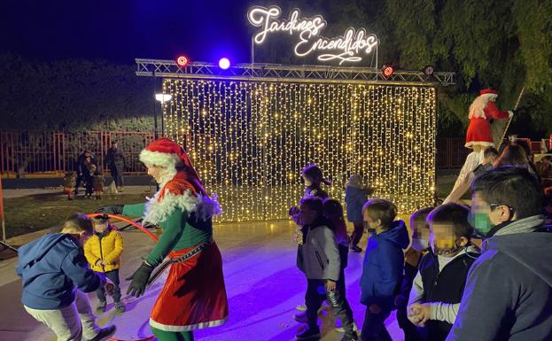 La pedanía murciana de Alquerías estrena los 'Jardines encendidos', una de las novedades del programa de Navidad