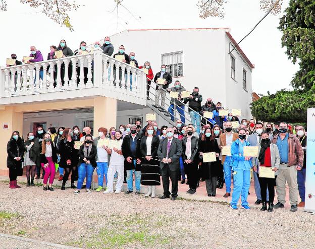 Diplomas de 'E-Labora' para 50 usuarios de La Huertecica