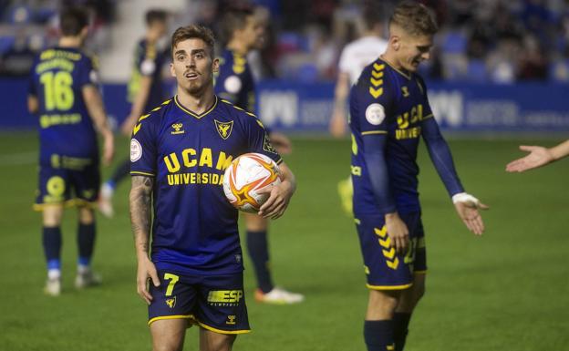 El UCAM se hunde con Ballesta