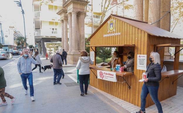 Cáritas sale a la calle para la recogida de comida y donativos en Lorca