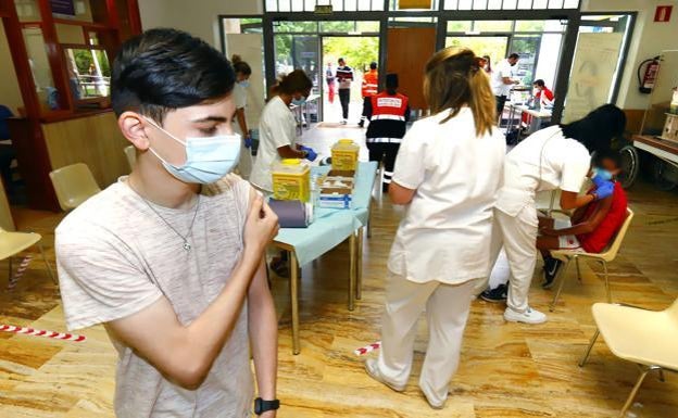 Los pediatras afirman que los niños apenas corren riesgos con la vacuna