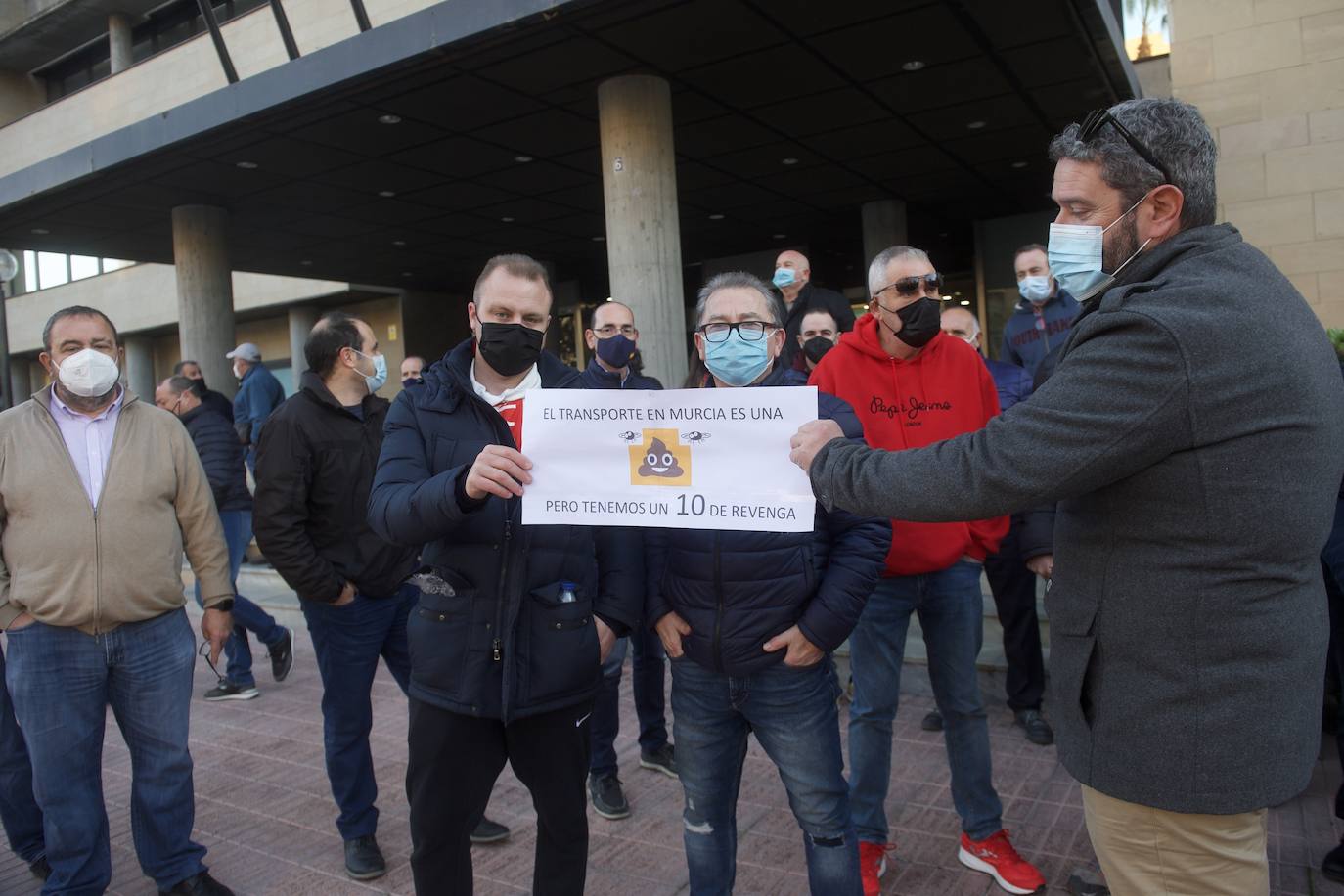 Nueva protesta en Murcia por el servicio de autobús