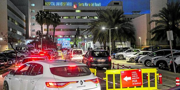 Colas para las pruebas PCR en Cartagena