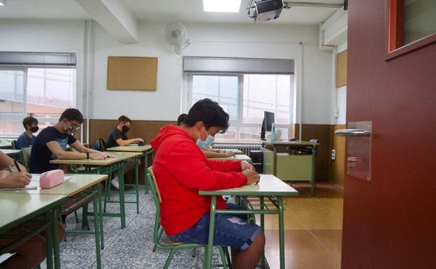 Educación pone límites a los alumnos murcianos para pasar de curso con más de dos suspensos