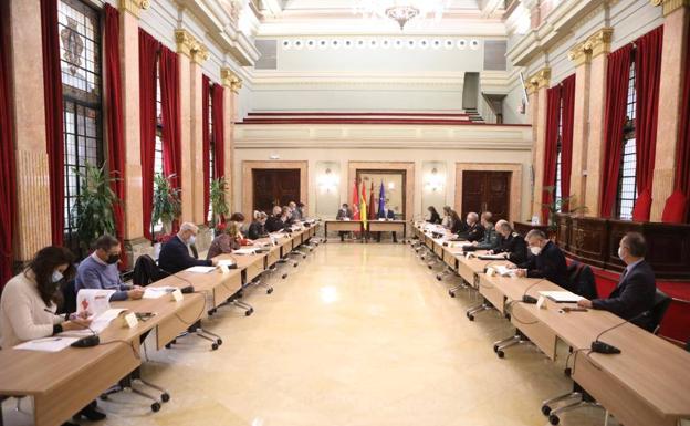 Murcia activa un dispositivo especial para garantizar el cumplimiento de las medidas anticovid en Navidad