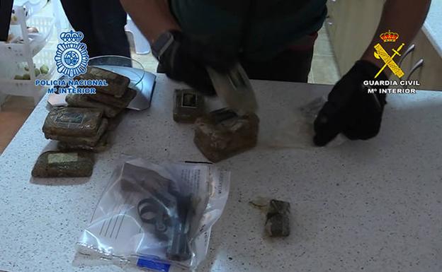 Detenidos 16 miembros de una red internacional de tráfico de drogas que actuaba en la Región