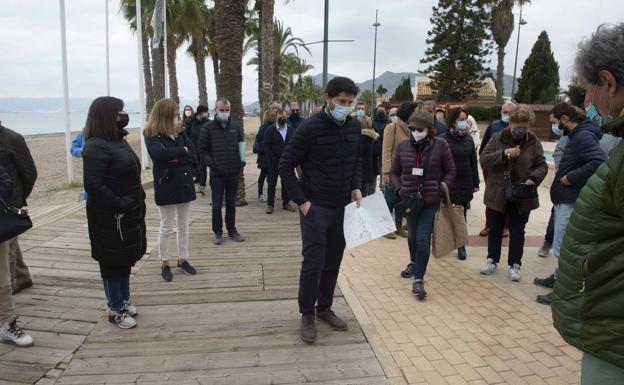 Más de 30 propietarios de Nares, en Mazarrón, rechazan el deslinde que plantea Costas