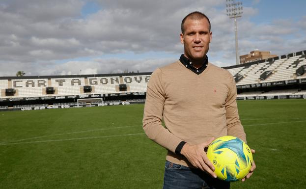 Alfredo Ortuño: «Me gustaría disfrutar con Rubén Castro en el campo, no competir contra él por un sitio»