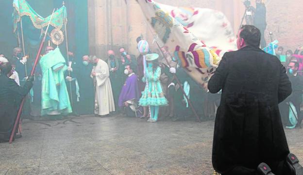 La Romería de la Virgen del Castillo de Yecla pone el broche de oro a las fiestas