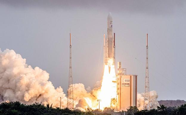 El telescopio 'James Webb' despega con éxito para observar los orígenes del universo