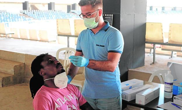 Los jugadores del Efesé vuelven a la carga tras las vacaciones entre mascarillas y pruebas PCR