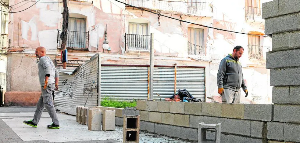 Las órdenes para reparar fachadas y limpiar solares en Lorca se disparan hasta las 238