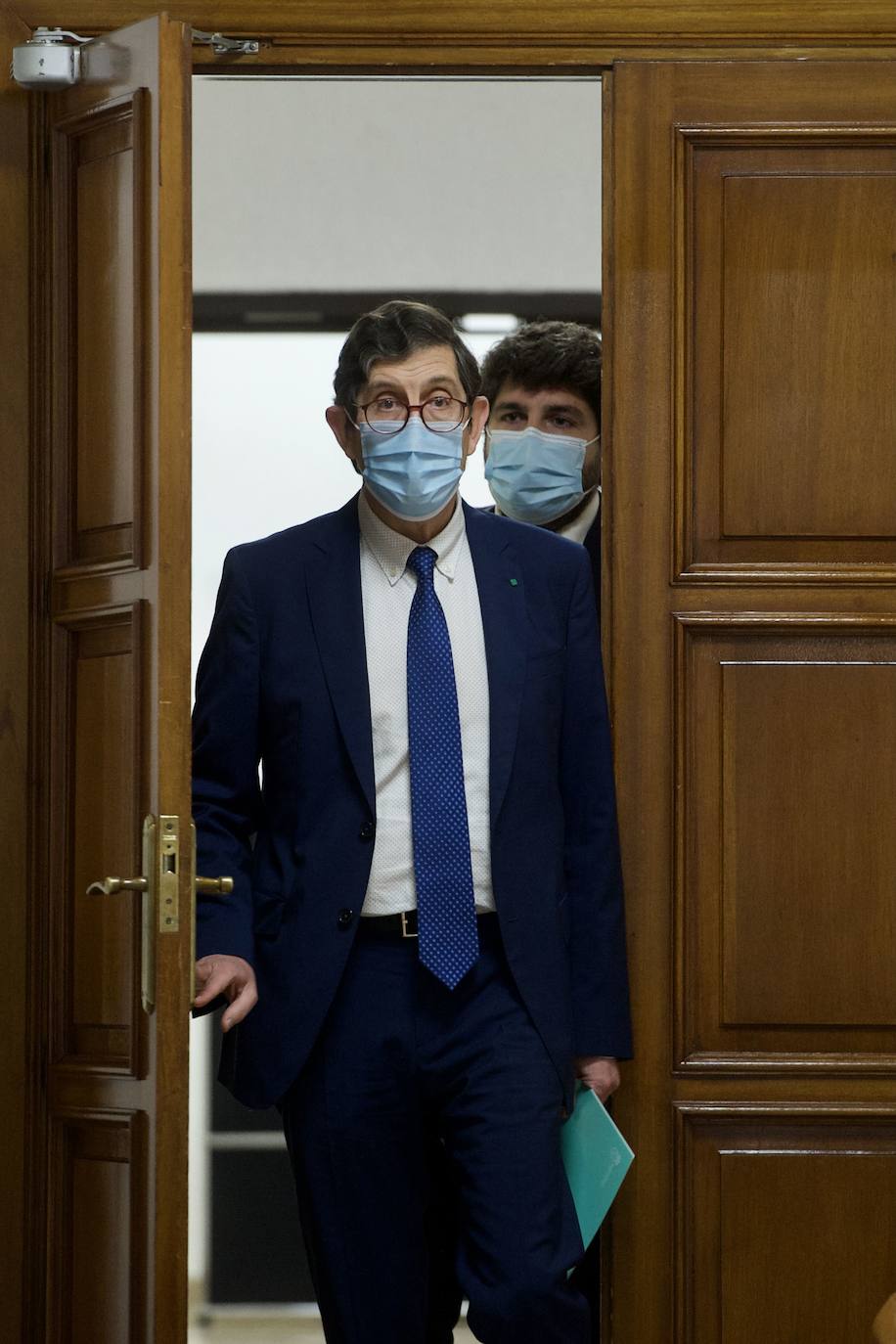 ENERO. Villegas, sin salida por el 'vacunagate'