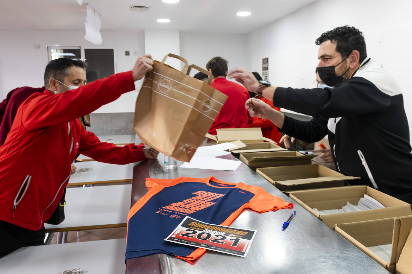 Recogida de dorsales de la San Silvestre de Murcia