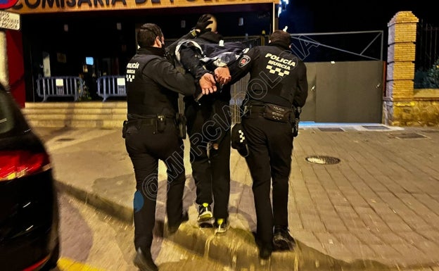 Detenido en Ceutí tras ser perseguido desde Murcia y embestir a un coche patrulla