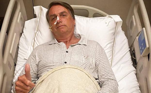 The president of Brazil, Jair Bolsonaro, in the hospital. 