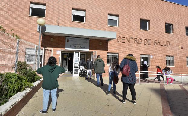 El Servicio Murciano de Salud tiene a cerca del 1% de su plantilla infectada