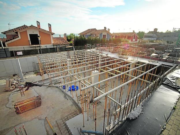 Vecinos piden a Urbanismo que decida de una vez si habrá hotel en El Portón