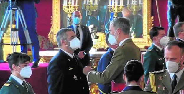 Distinción al sargento pinatarense David Grau