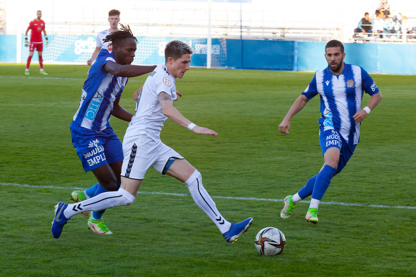 Campillo respira en un Águilas efectivo