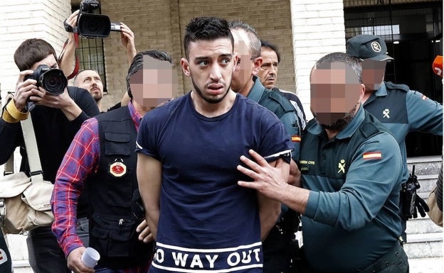 El positivo por Covid de su abogado obliga a aplazar el juicio al acusado de matar a su madre y a su hermano en Las Torres