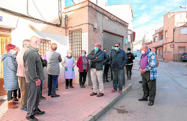Vecinos de Lorca exigen la reparación integral de la calle Portijico