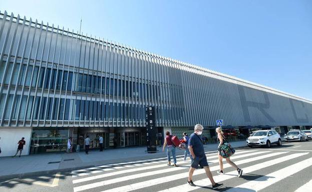 El Aeropuerto Internacional de la Región de Murcia recuperó en 2021 solo el 25% de los pasajeros que viajaron en 2019